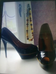 Продаю жен.лаковые чёрные туфли Zara р.38-38.5 в отличном состоянии